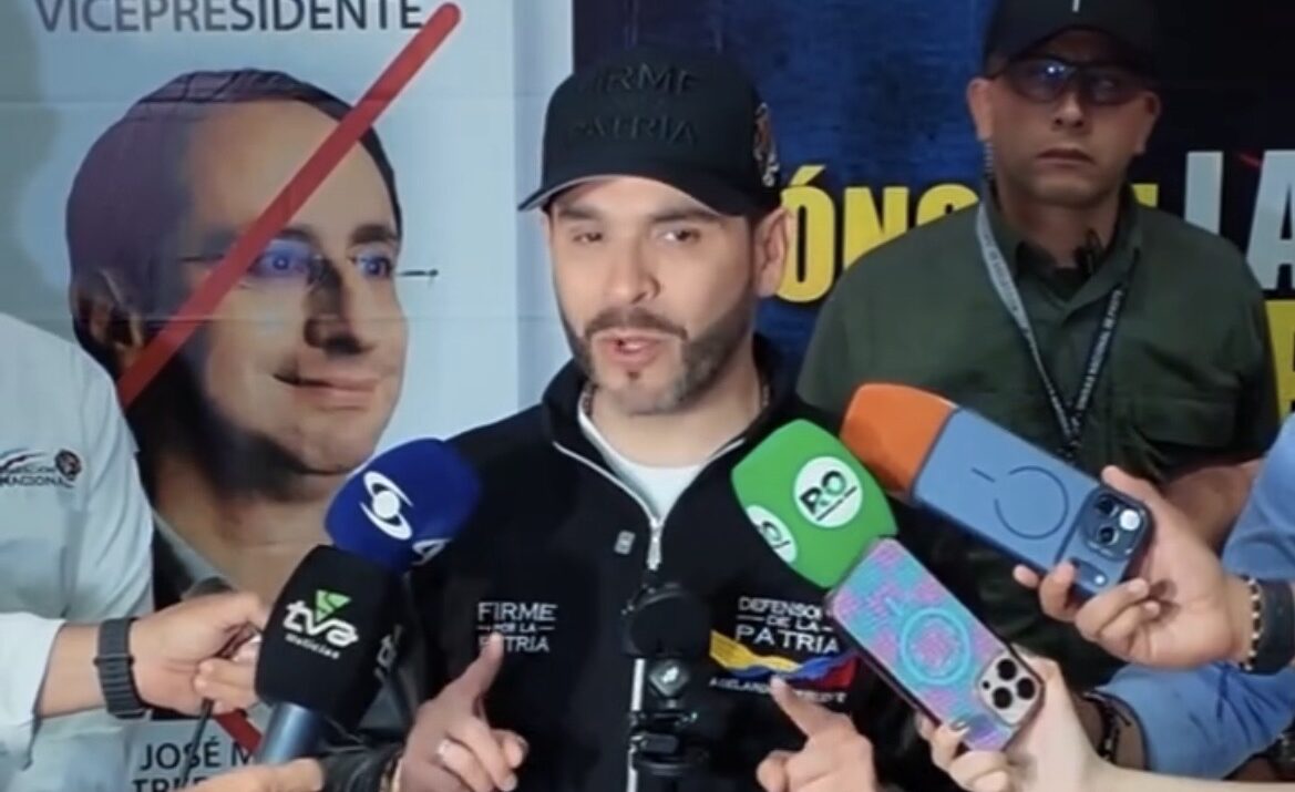 Abelardo de la Espriella denunció en Pereira que el presidente Petro y narcoterroristas tendrían un plan para asesinarlo