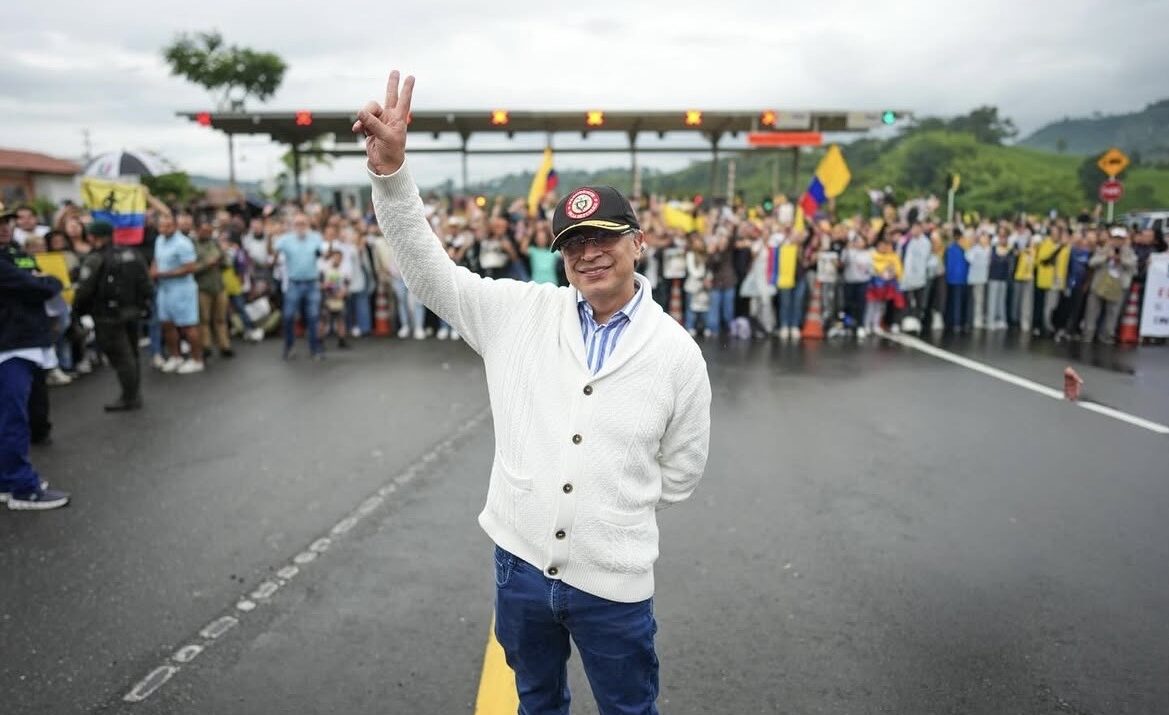 El presidente Gustavo Petro anunció la reducción a 700 pesos en peajes de Autopistas del Café